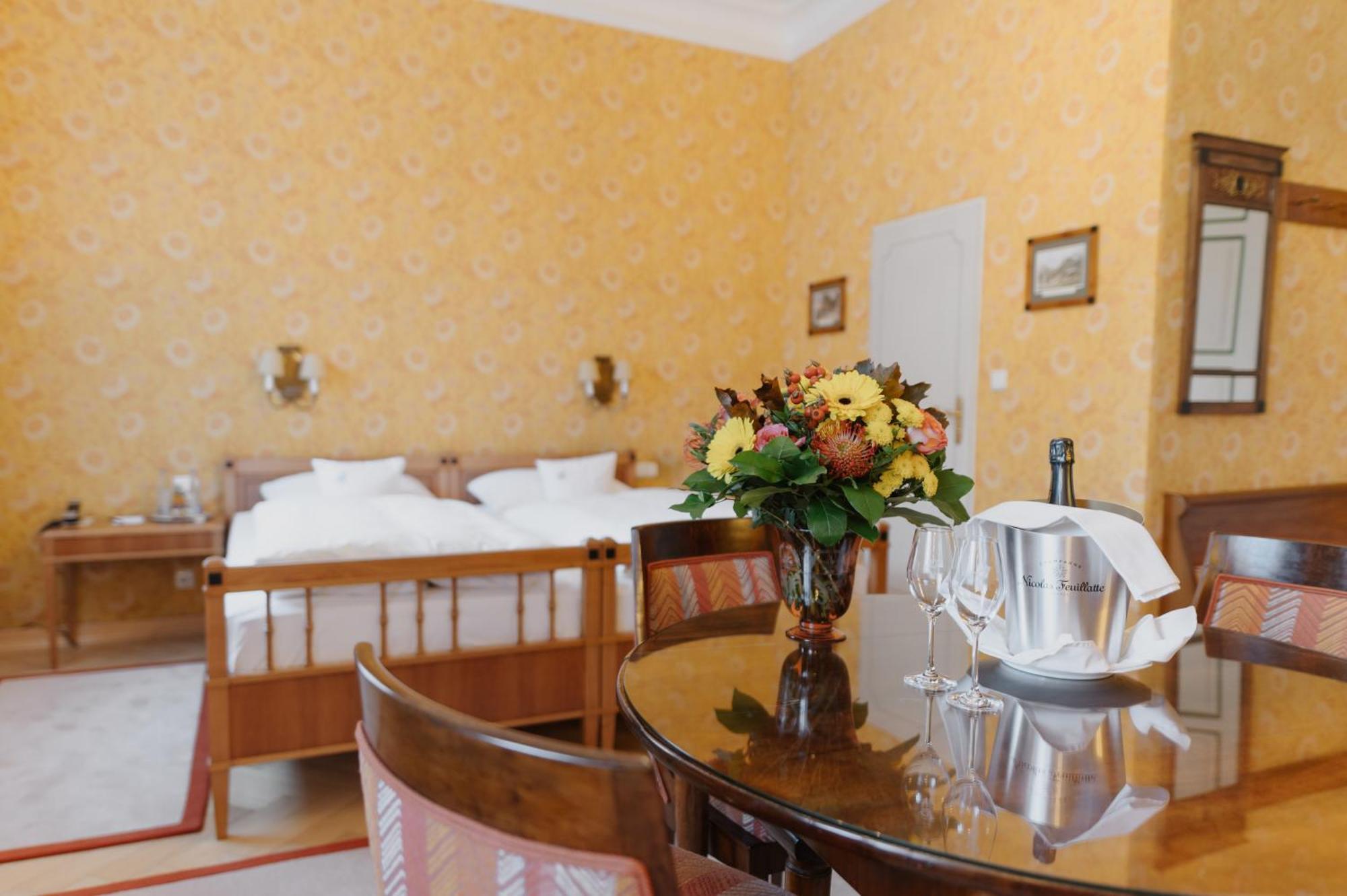 Romantik Hotel Zur Post Fuerstenfeldbruck Eksteriør bilde