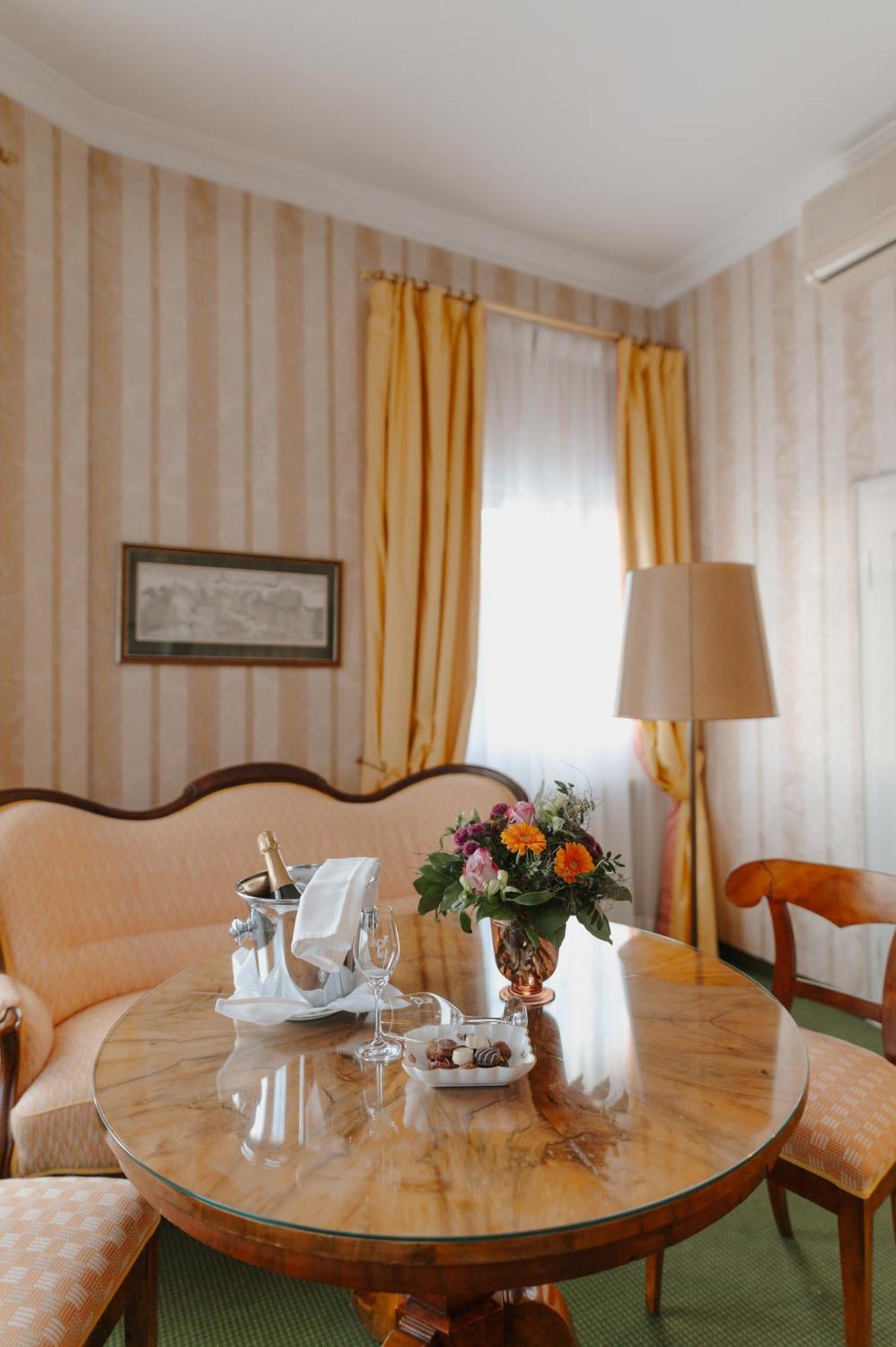 Romantik Hotel Zur Post Fuerstenfeldbruck Eksteriør bilde