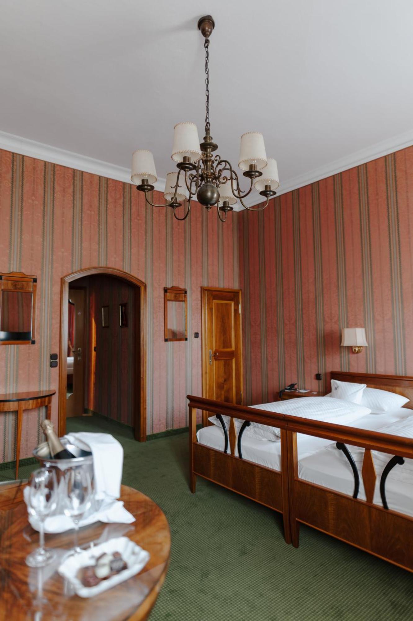 Romantik Hotel Zur Post Fuerstenfeldbruck Eksteriør bilde